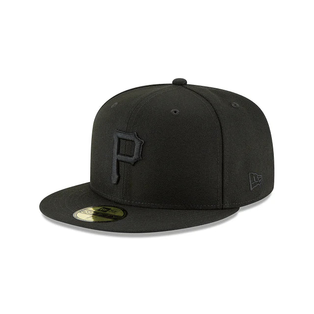 Pittsburgh Pirates MLB Black On Black 59FIFTY Cerrada